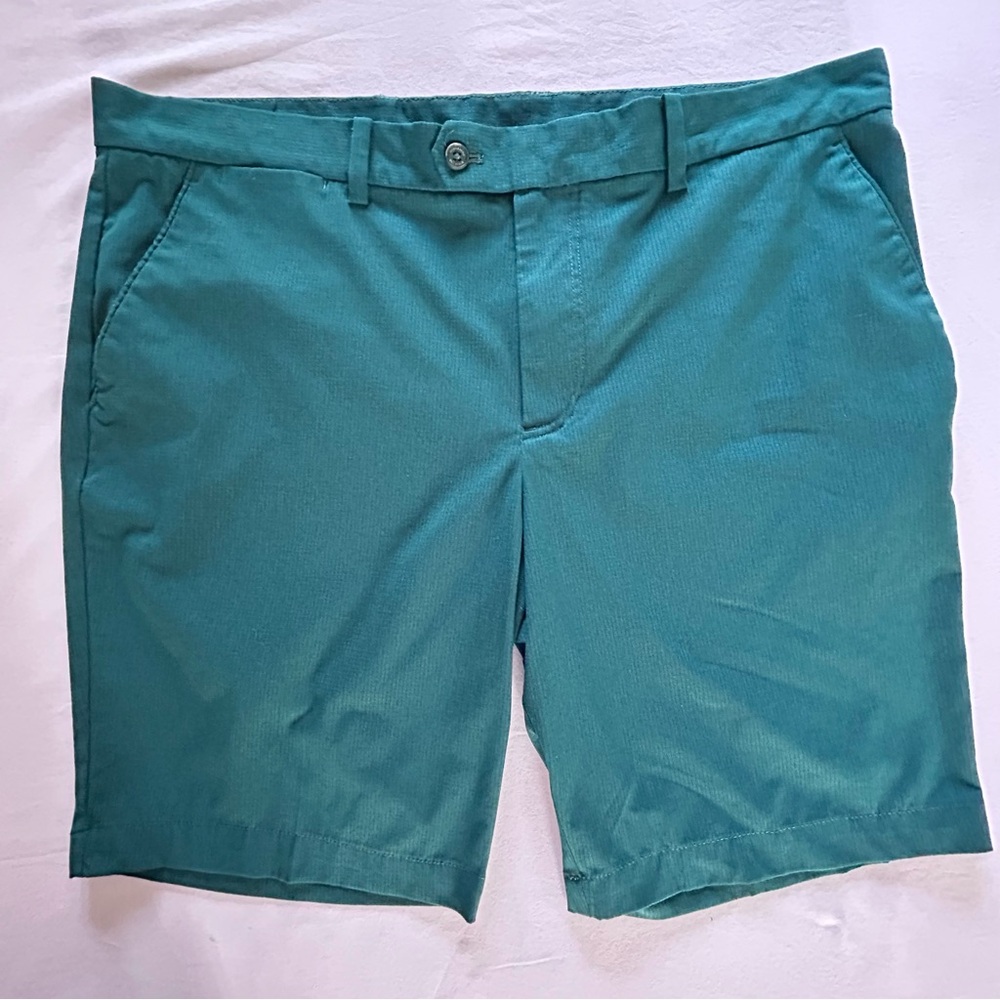 J.Lindeberg Green Performance Golf Shorts Size 38 Lightweight